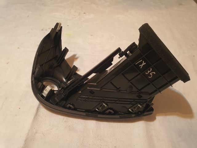 bontott HYUNDAI ix35 Középső Jobb Szellőző