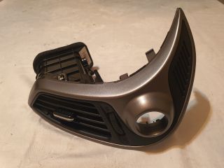 bontott HYUNDAI ix35 Középső Jobb Szellőző