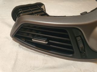 bontott HYUNDAI ix35 Középső Jobb Szellőző