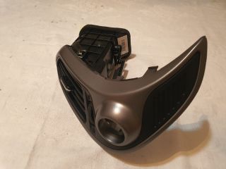 bontott HYUNDAI ix35 Középső Jobb Szellőző