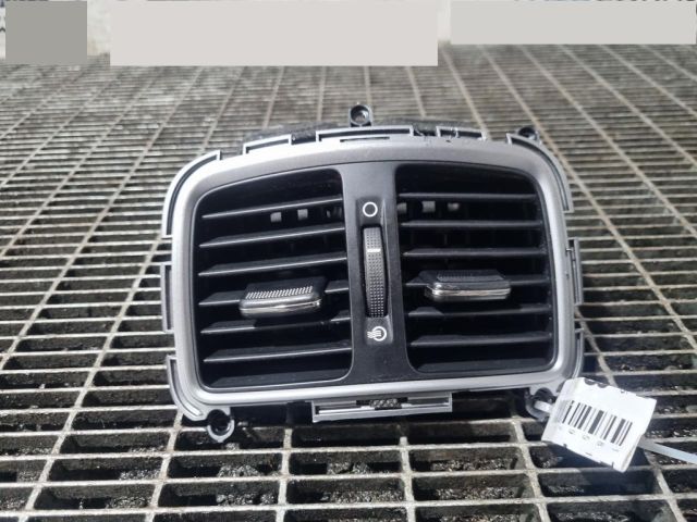 bontott HYUNDAI ix35 Középső Szellőző