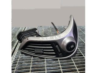 bontott HYUNDAI ix35 Középső Szellőző