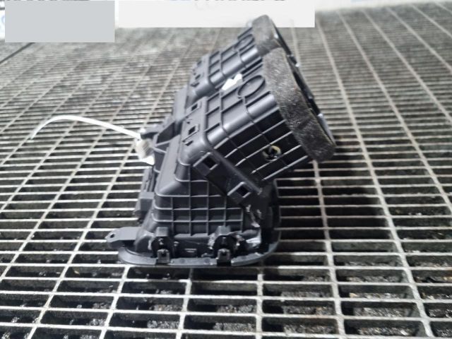 bontott HYUNDAI ix35 Középső Szellőző