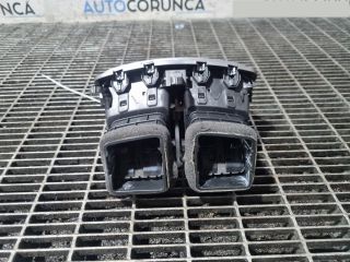 bontott HYUNDAI ix35 Középső Szellőző