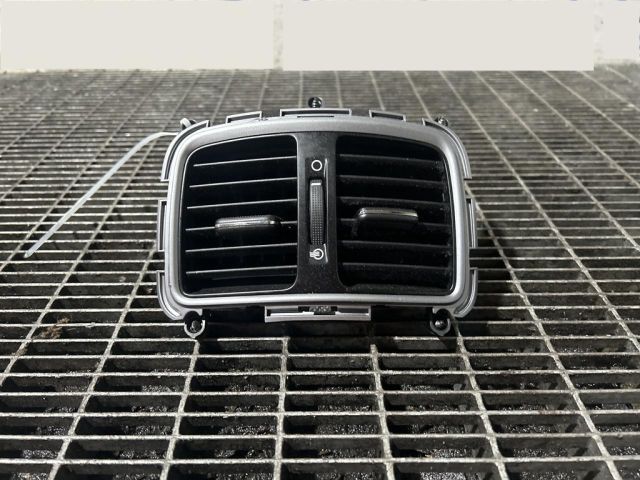 bontott HYUNDAI ix35 Középső Szellőző