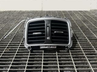 bontott HYUNDAI ix35 Középső Szellőző