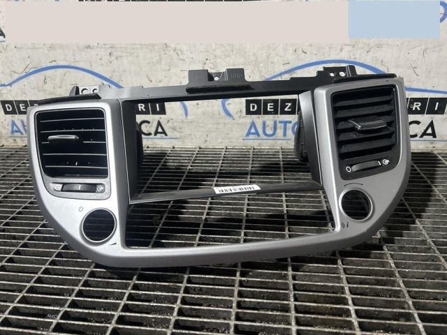 bontott HYUNDAI ix35 Középső Szellőző