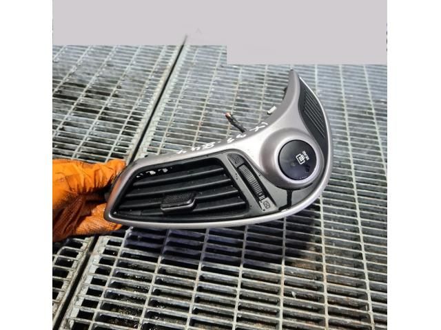 bontott HYUNDAI ix35 Középső Szellőző