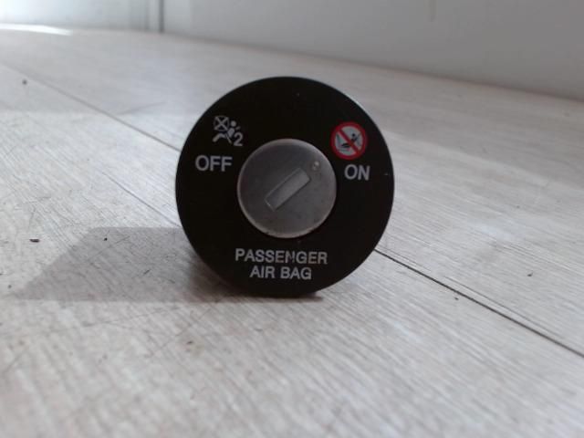 bontott HYUNDAI ix35 Légzsák Kapcsoló