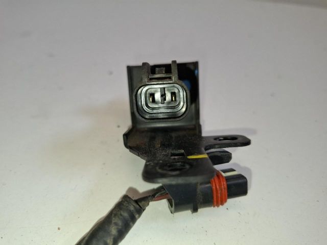 bontott HYUNDAI ix35 Motorháztető Ajtó Kapcsoló