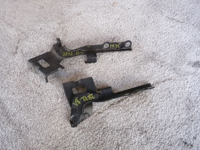 bontott HYUNDAI ix35 Motorháztető Zsanér Pár