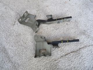 bontott HYUNDAI ix35 Motorháztető Zsanér Pár