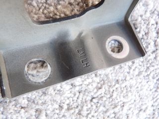 bontott HYUNDAI ix35 Motorháztető Zsanér Pár