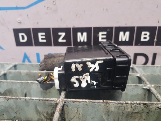 bontott HYUNDAI ix35 USB Aljzat