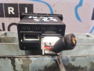 bontott HYUNDAI ix35 USB Aljzat