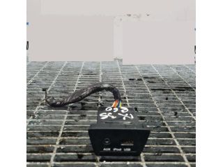 bontott HYUNDAI ix35 USB Aljzat