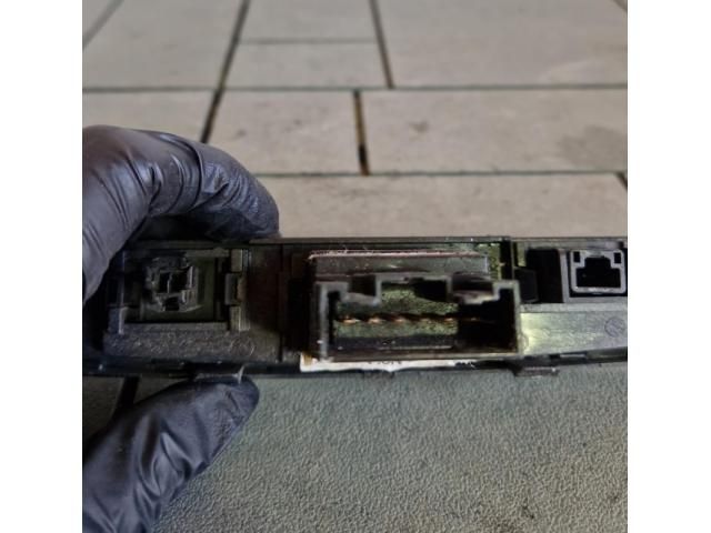 bontott HYUNDAI ix35 Vészvillogó Kapcsoló