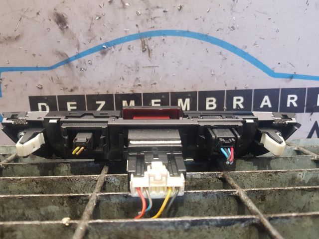 bontott HYUNDAI ix35 Vészvillogó Kapcsoló