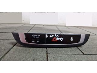 bontott HYUNDAI ix35 Vészvillogó Kapcsoló