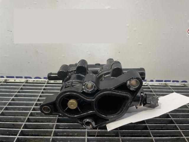 bontott HYUNDAI KONA Hengerfej Vízkivezető