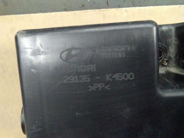 bontott HYUNDAI KONA Alsó Hűtőburkolat