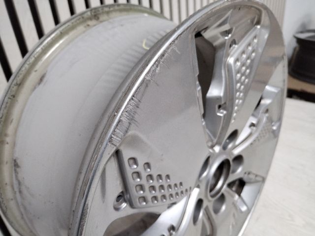 bontott HYUNDAI KONA Alufelni (1 db)