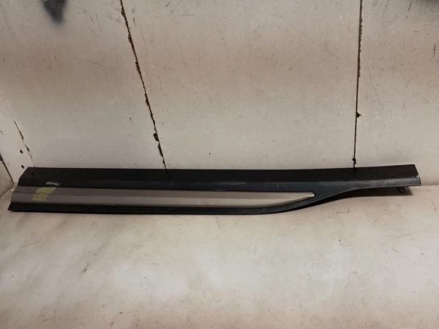 bontott HYUNDAI KONA Bal első Ajtó Díszléc