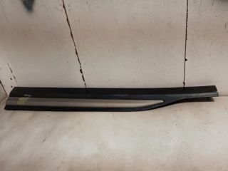 bontott HYUNDAI KONA Bal első Ajtó Díszléc