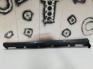 bontott HYUNDAI KONA Bal első Küszöb Díszléc