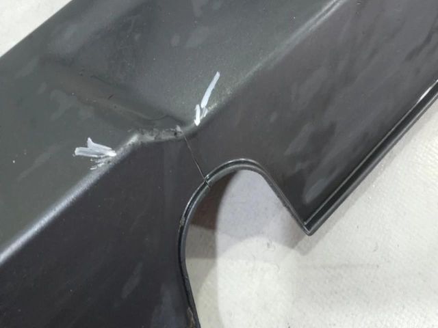 bontott HYUNDAI KONA Bal első Küszöb Díszléc