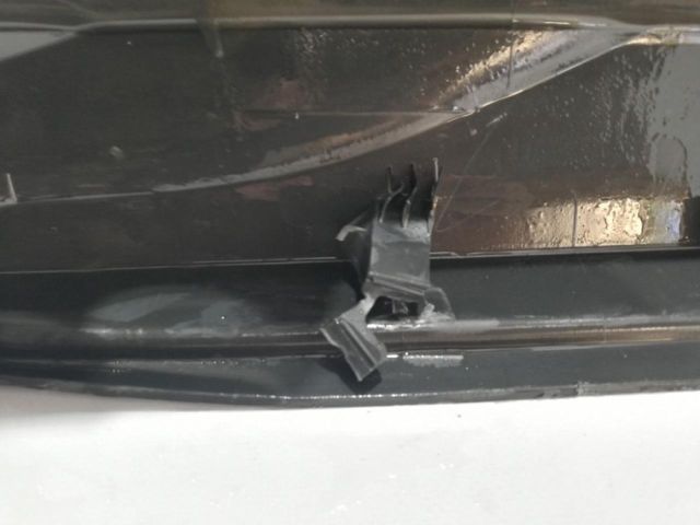 bontott HYUNDAI KONA Bal első Küszöb Díszléc