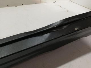 bontott HYUNDAI KONA Bal első Küszöb Díszléc