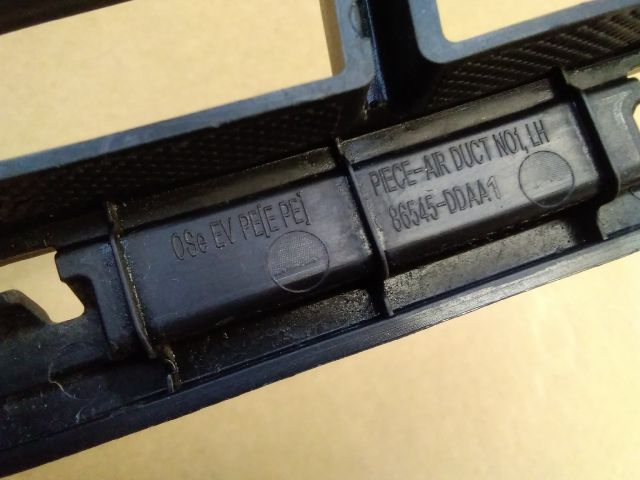 bontott HYUNDAI KONA Bal első Lökhárító Tartó (Műanyag)