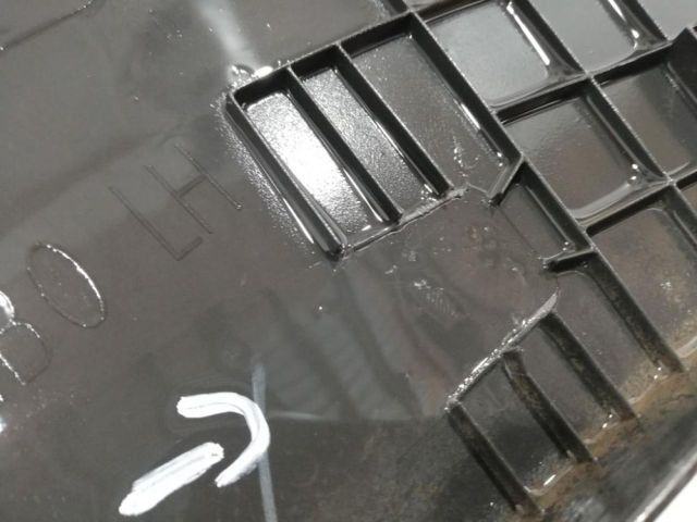 bontott HYUNDAI KONA Bal első Sárvédő Szélesítő