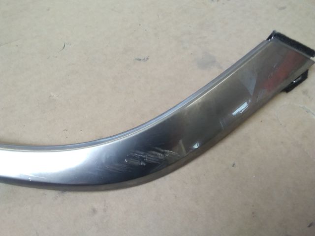 bontott HYUNDAI KONA Bal Fényszóró Bajusz Díszléc