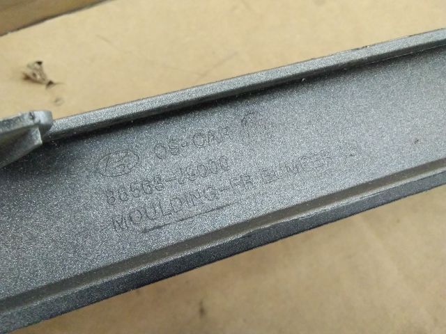 bontott HYUNDAI KONA Bal Fényszóró Lámpakeret