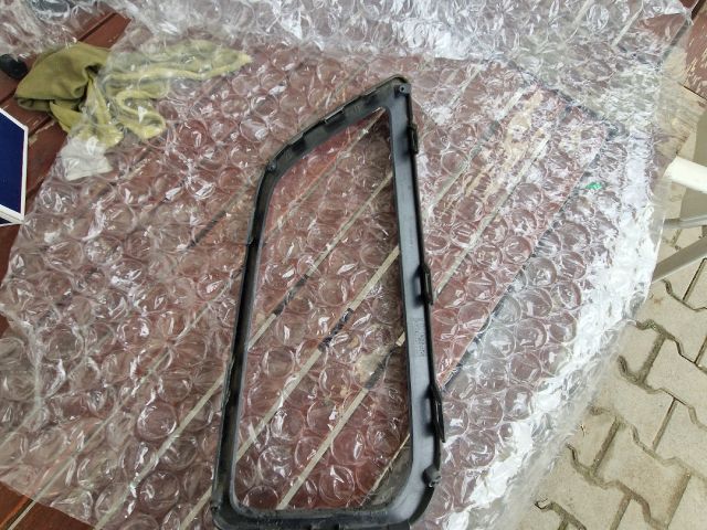 bontott HYUNDAI KONA Bal Ködfényszóró Lámpakeret