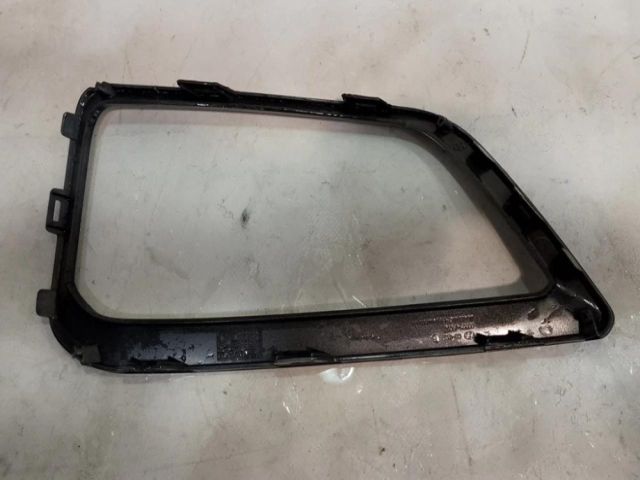 bontott HYUNDAI KONA Bal Ködfényszóró Tartó