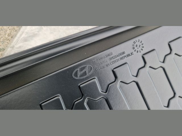 bontott HYUNDAI KONA Csomagtér Tálca