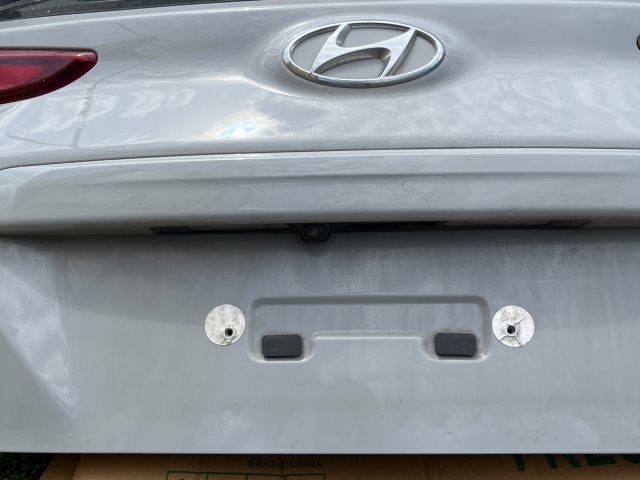 bontott HYUNDAI KONA Csomagtérajtó (Részeivel)