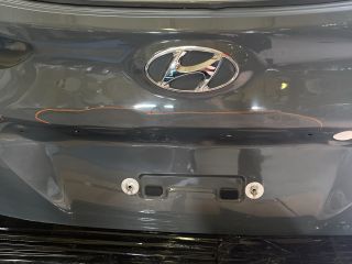 bontott HYUNDAI KONA Csomagtérajtó (Üres lemez)