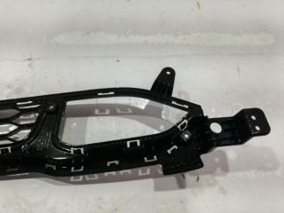 bontott HYUNDAI KONA Első Lökhárító Alsó Középső Díszrács