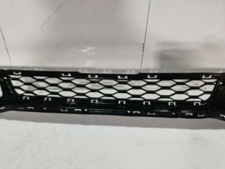 bontott HYUNDAI KONA Első Lökhárító Alsó Középső Díszrács