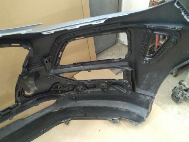 bontott HYUNDAI KONA Első Lökhárító (Üresen)