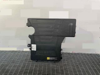 bontott HYUNDAI KONA Felső Hűtőburkolat