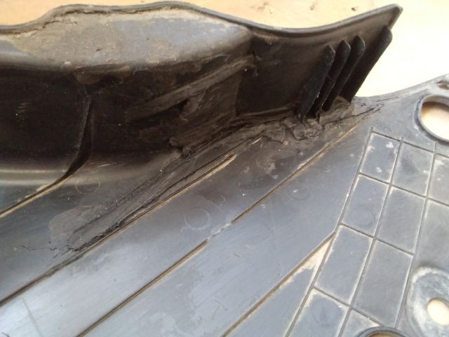 bontott HYUNDAI KONA Hátsó Lökhárító Alsó (Műanyag)