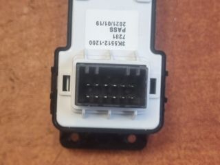 bontott HYUNDAI KONA Jobb első Ablakemelő Kapcsoló