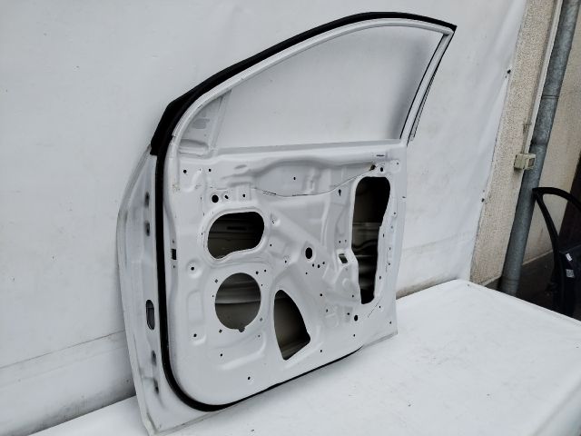 bontott HYUNDAI KONA Jobb első Ajtó (Üres lemez)