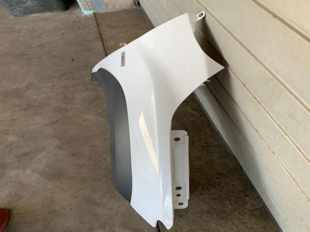 bontott HYUNDAI KONA Jobb első Sárvédő