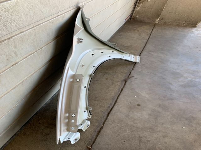 bontott HYUNDAI KONA Jobb első Sárvédő